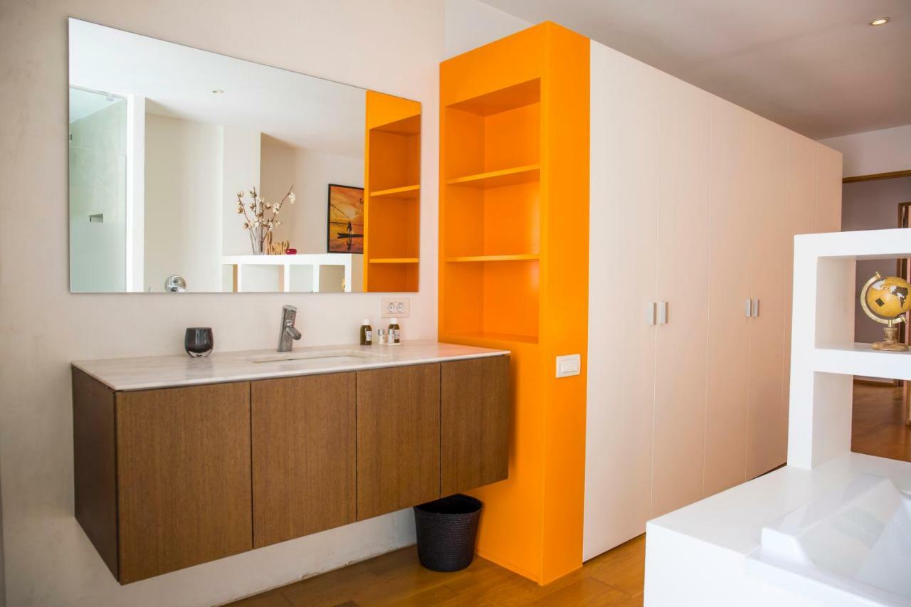 Fabulous Townhouse In The Core Of